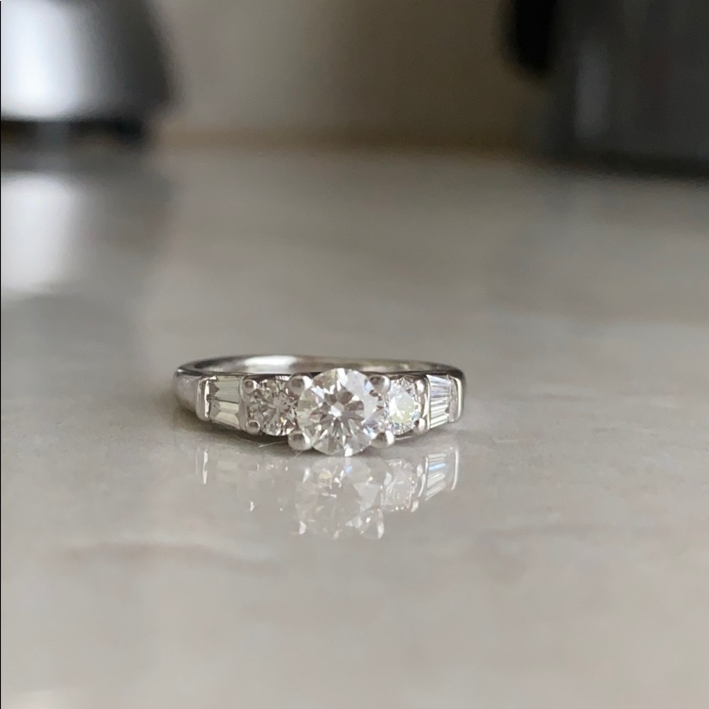 WG diamond engagement ring